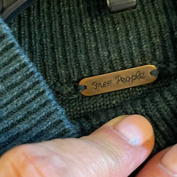 Free People Women’s Knit Short Sleeves Cropped Top - Picture 2 of 6